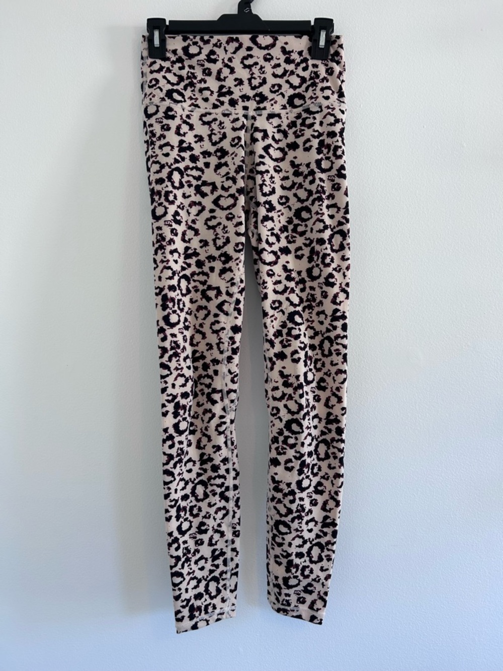 Colorfulkoala Beige Leopard Print Leggings